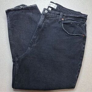 A&F Curve Love Dad High Rise 32 Short Ripped Black‎